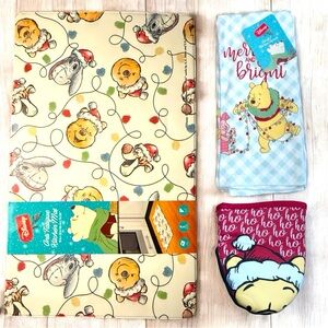 Disney Winnie the Pooh Kitchen bundle. 
Floor mat, oven mittens, kitchen napkins